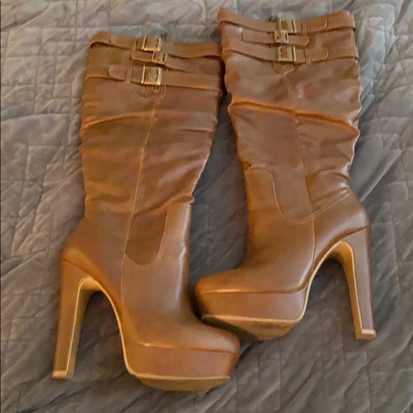 Tall boots - Picture 2 of 6